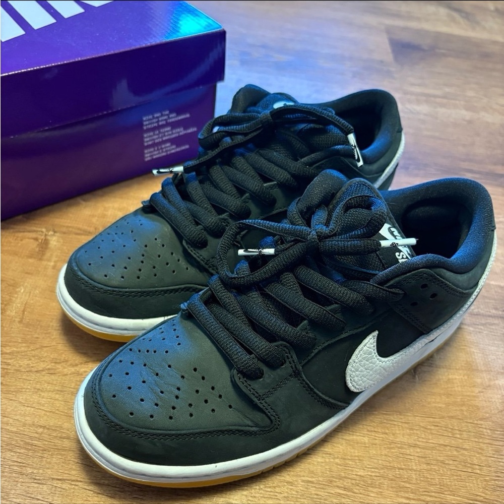 Nike SB Dunk Low Pro Size 8.5 Mens/10 Womens Shoes